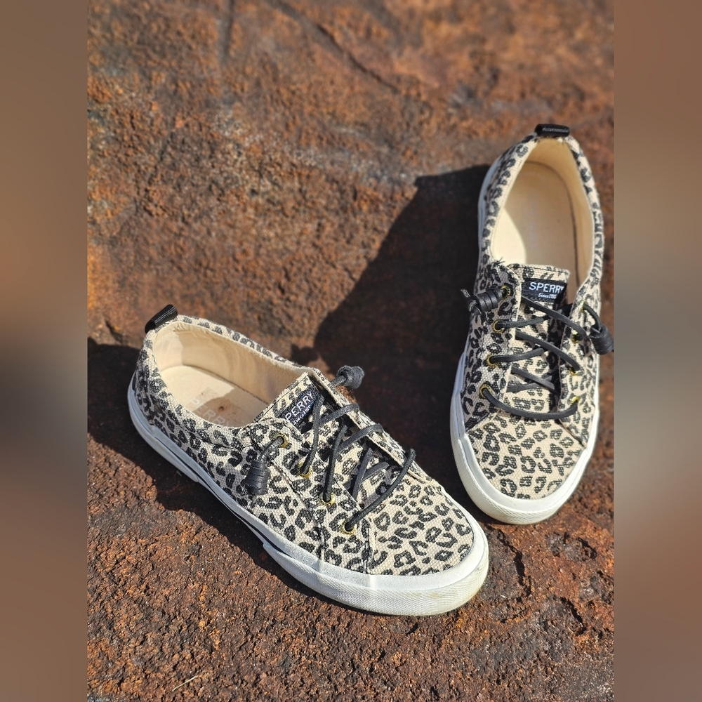 Sperry Top Sider Cheetah Print Tennis Shoes Size 7.5 Slip-On Style STS85902